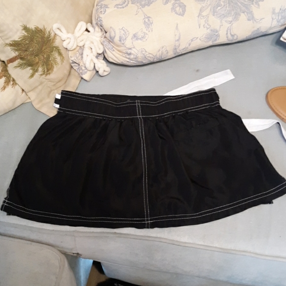 Mini skirt - Picture 2 of 3